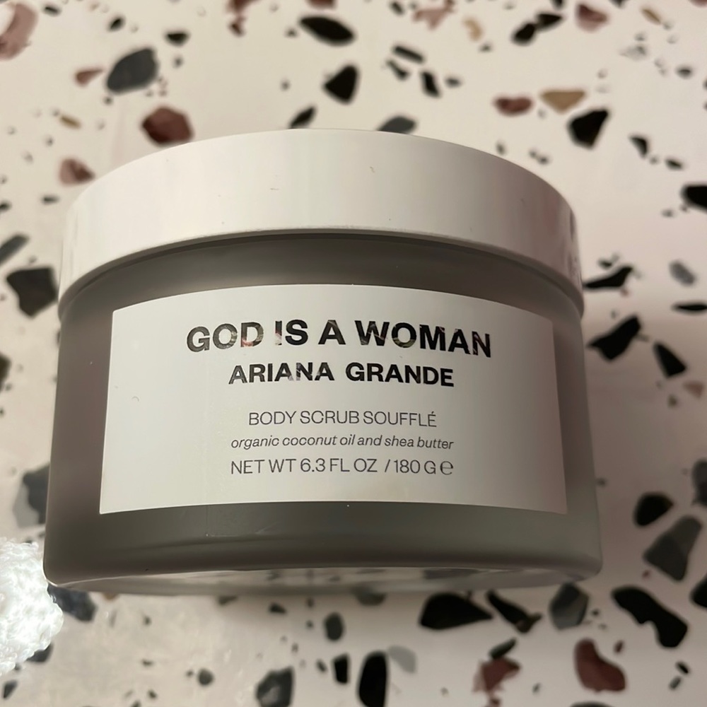 Arianna Grande Body Scrub Soufflé